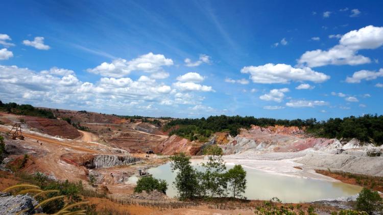 Pemandangan tambang timah di salah satu konsesi perusahaan timah di bangka.