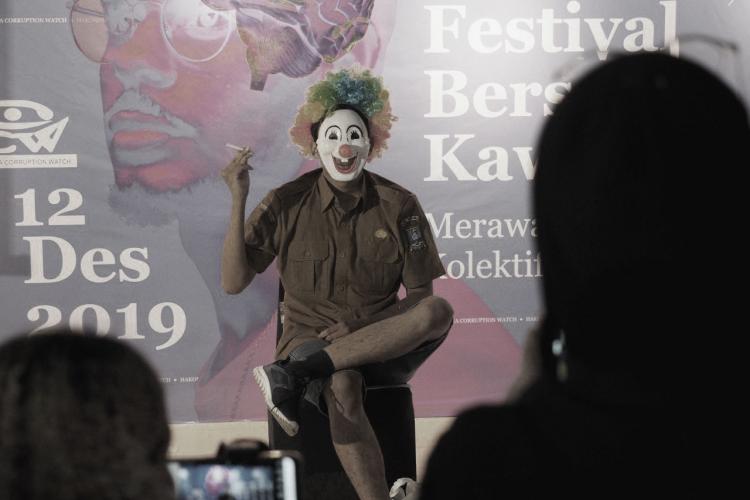 Gelaran Teater oleh Peserta Sakti Seniman di Hari Antikorupsi Sedunia 2019